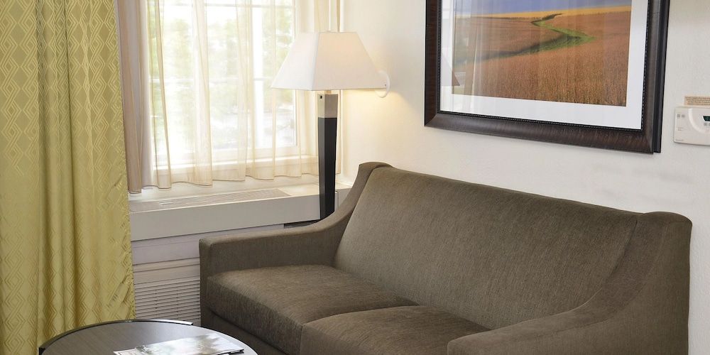 MainStay Suites Kansas City Overland Park Suite, 1 Queen Bed, Accessible, Non Smoking (Tub) 5