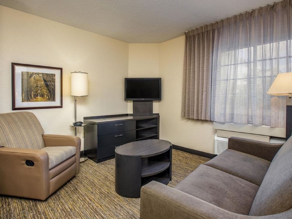 MainStay Suites Kansas City Overland Park Suite, 1 Queen Bed, Accessible, Non Smoking (Tub) 7