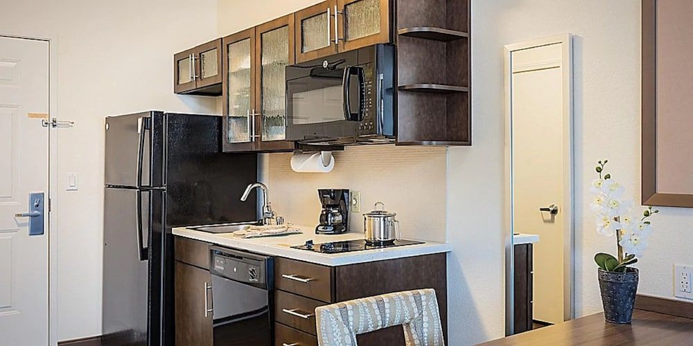 MainStay Suites Kansas City Overland Park Standard Room, 1 Queen Bed, Non Smoking 3