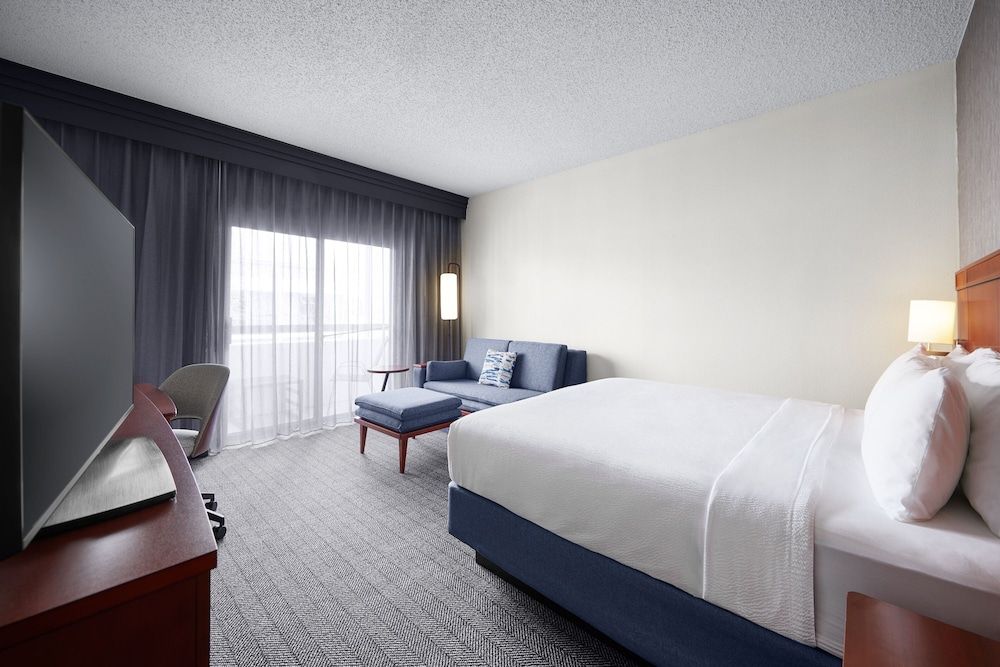 Deluxe Room, 1 King Bed with Sofa bed, Non Smoking