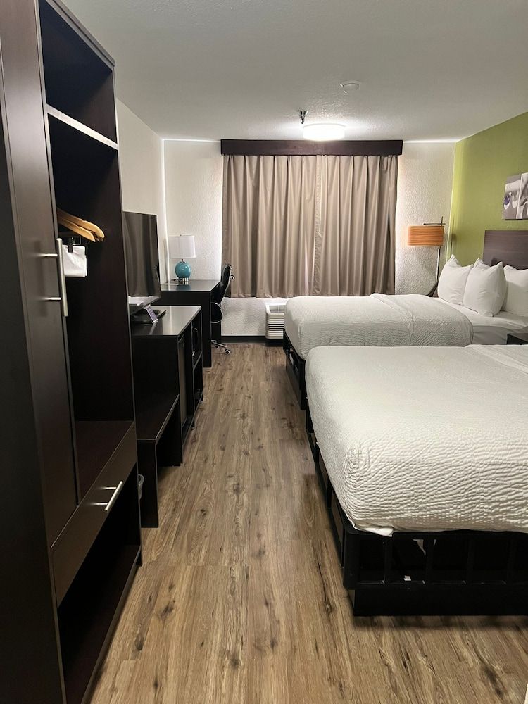 Standard Room, 2 Queen Beds, Non Smoking