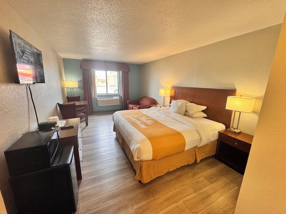 Deluxe Room, 1 King Bed with Sofa bed, Non Smoking