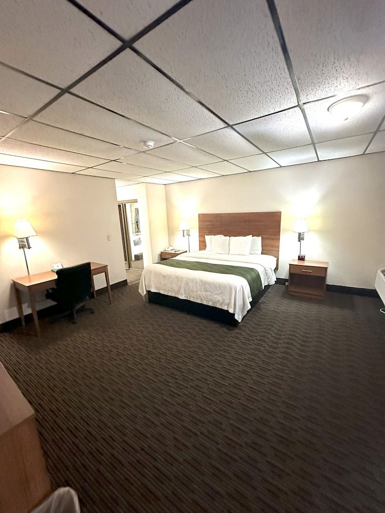 Family Room, 1 King Bed with Sofa bed, Non Smoking, Jetted Tub