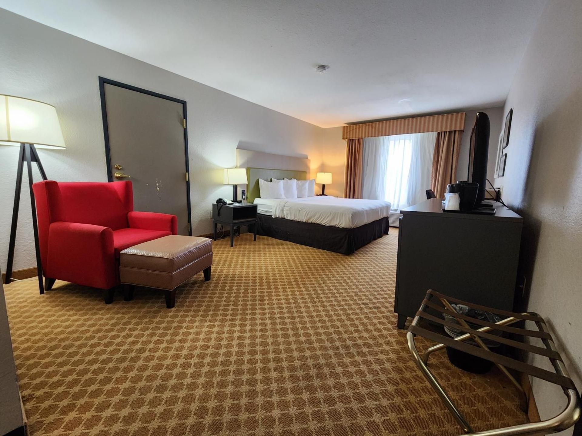 1 King Bed, Nonsmoking, Accessible