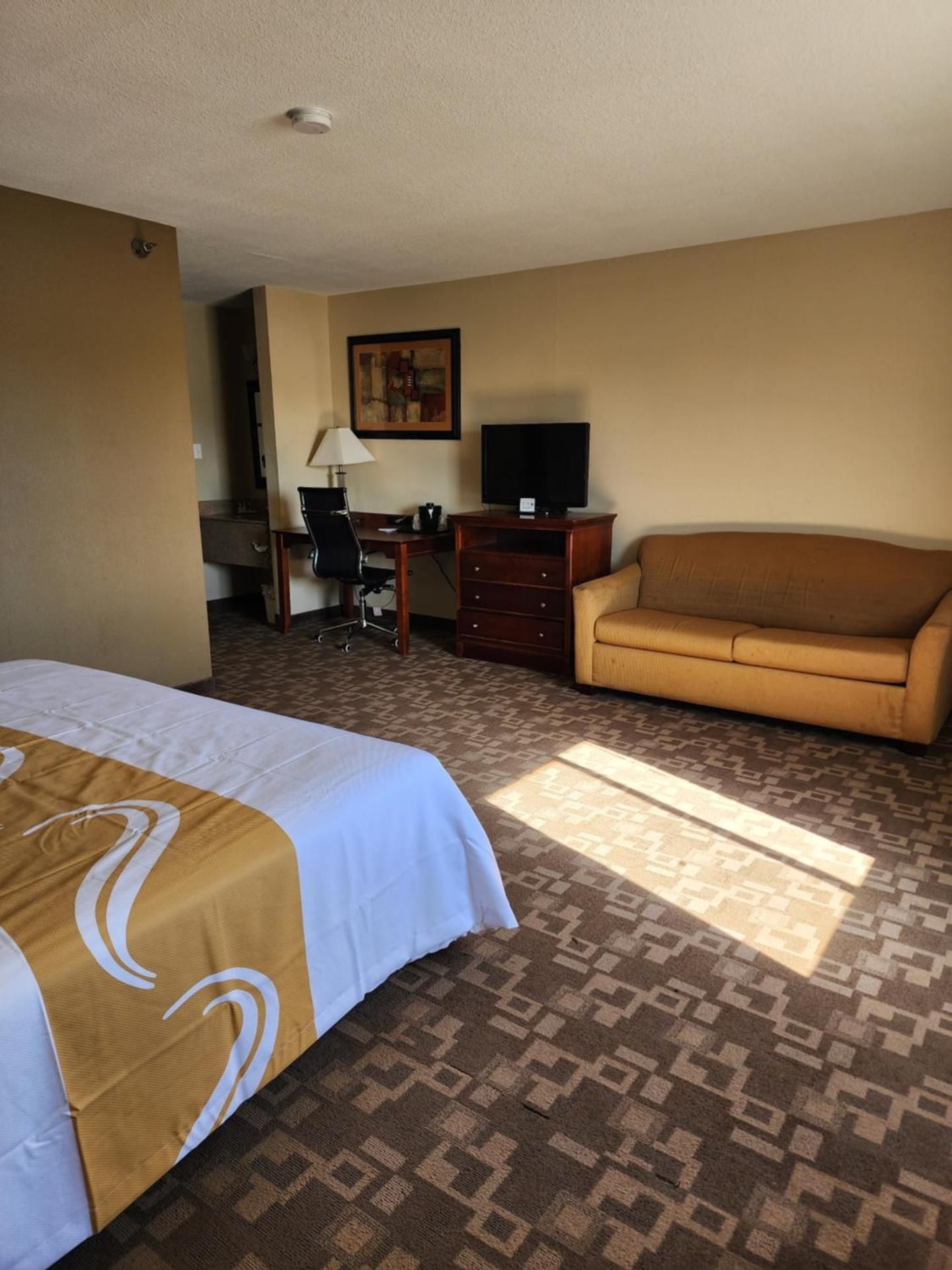 1 King Bed, Business Room, Nonsmoking