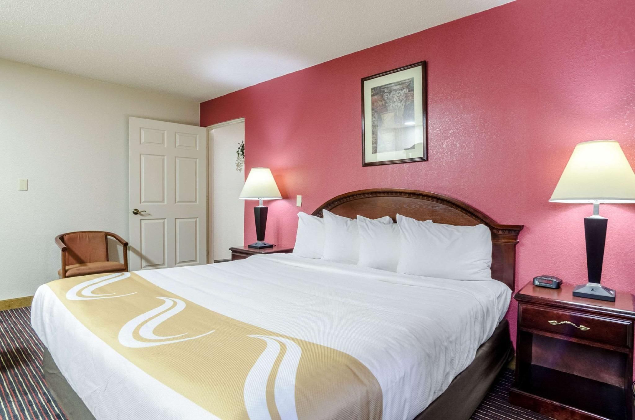 1 King Bed, Suite, Nonsmoking