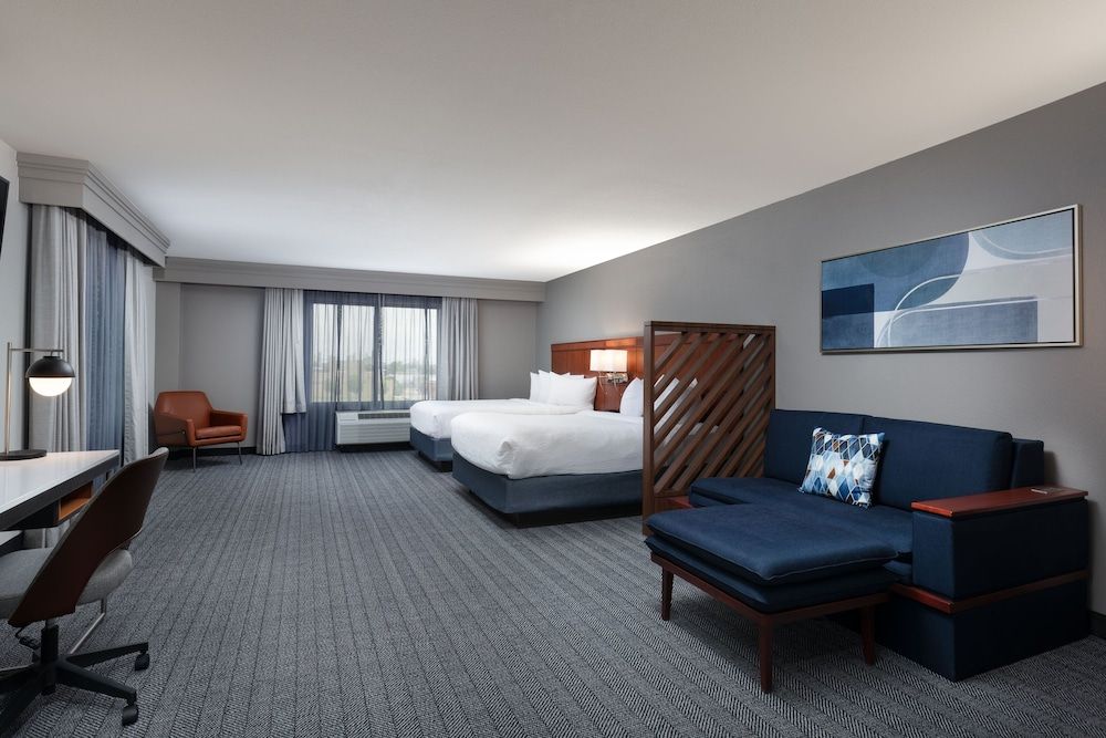 Junior Suite, 2 Queen Beds, Non Smoking (Hearing Accessible)