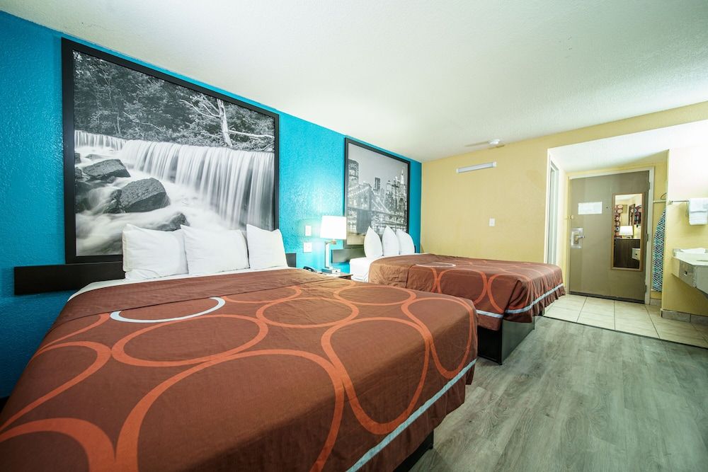 Room, 2 Queen Beds, Accessible, Non Smoking (Mobility/Hearing, Roll-In Shower)
