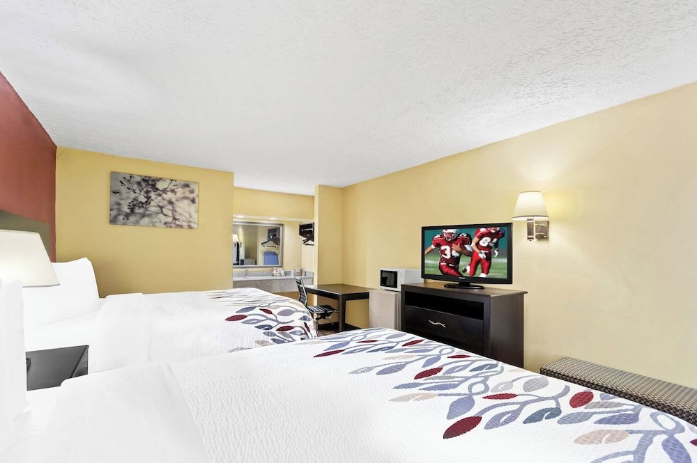 Red Roof Inn Berea Superior Room, 2 Queen Beds, Smoking 2