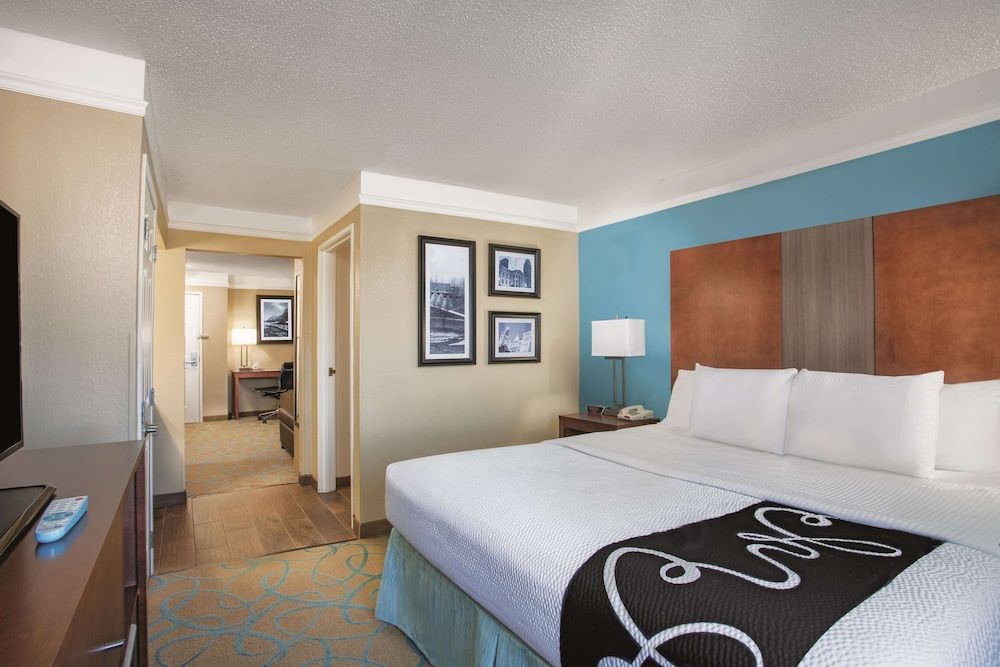 Deluxe Room, 1 King Bed, Non Smoking