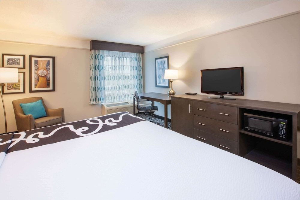 Deluxe Room, 1 King Bed, Non Smoking (Deluxe Executive Room)
