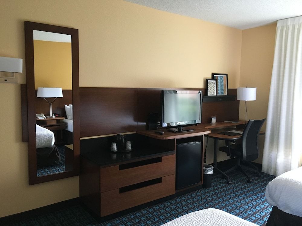 Room, 2 Queen Beds, Non Smoking (Mobility/Hearing Access, Roll-in Shwr)