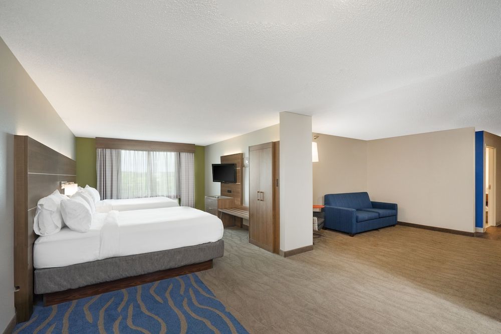 Suite, Multiple Beds (Additional Living Area)