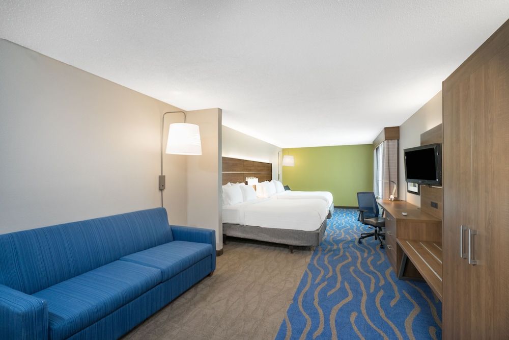 Suite, Multiple Beds (Additional Living Area)
