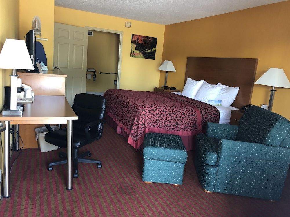 Room, 1 King Bed, Accessible, Non Smoking