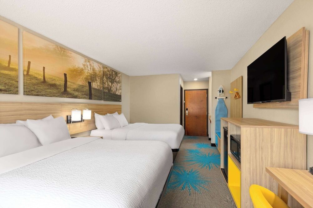 Room, 2 Queen Beds, Non Smoking
