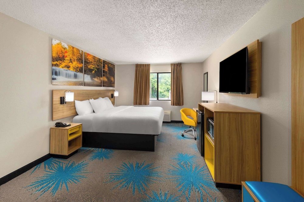 Studio Suite, 1 King Bed, Non Smoking