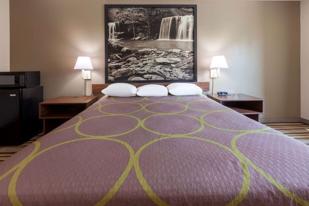 Standard Room, 1 Queen Bed