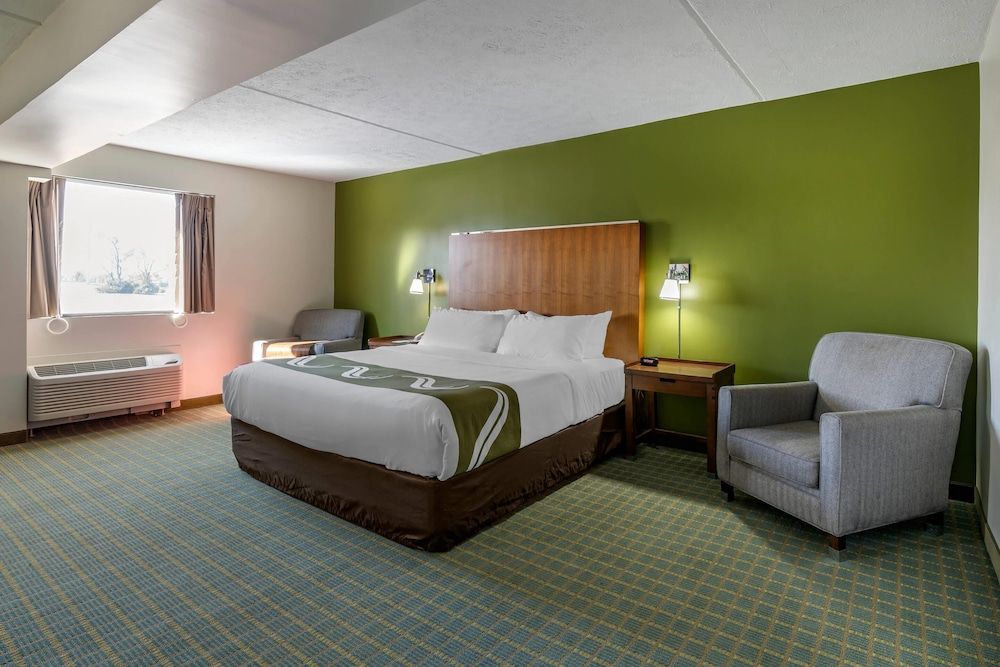 Room, 1 King Bed, Non Smoking (Upgrade)