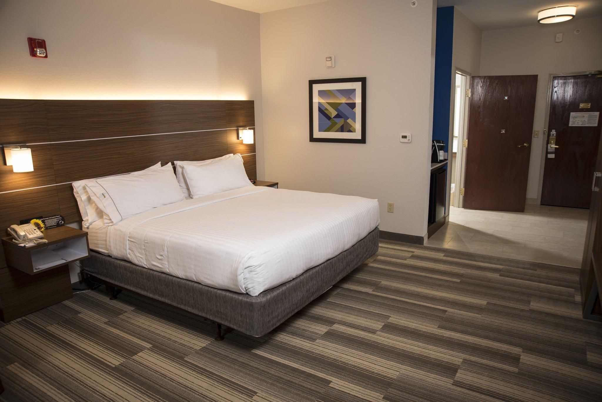 1 King Bed Standard