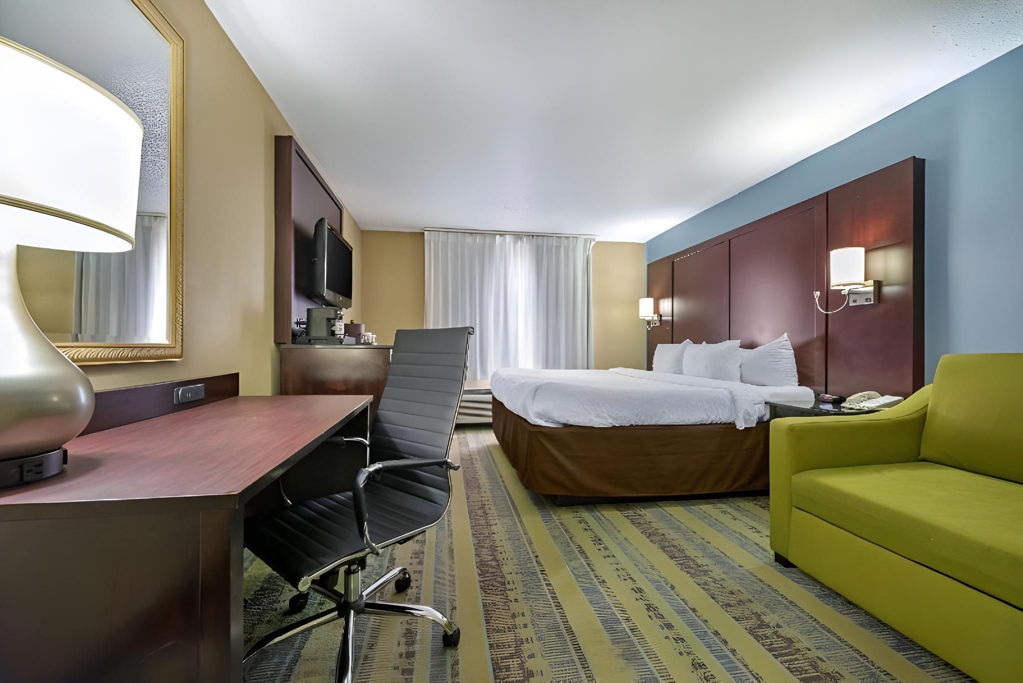 1 King Bedroom