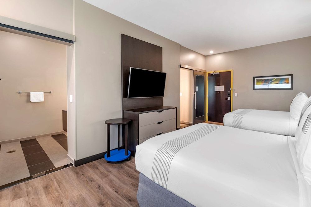 Standard Room, 2 Queen Beds, Accessible, Non Smoking (Walk-in Shower)