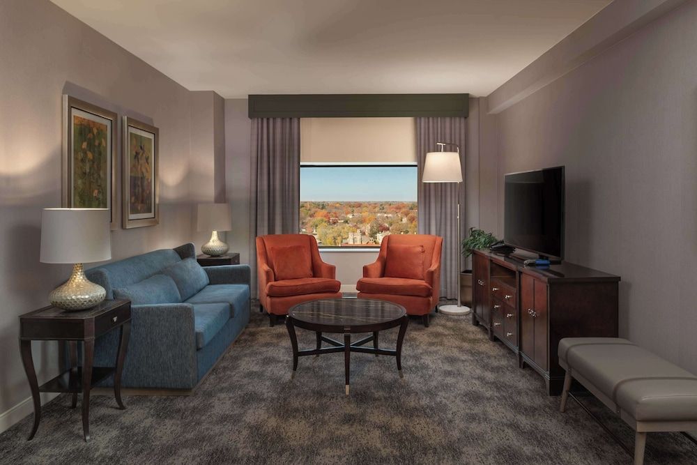 Room, 1 King Bed with Sofa bed (Parlor)