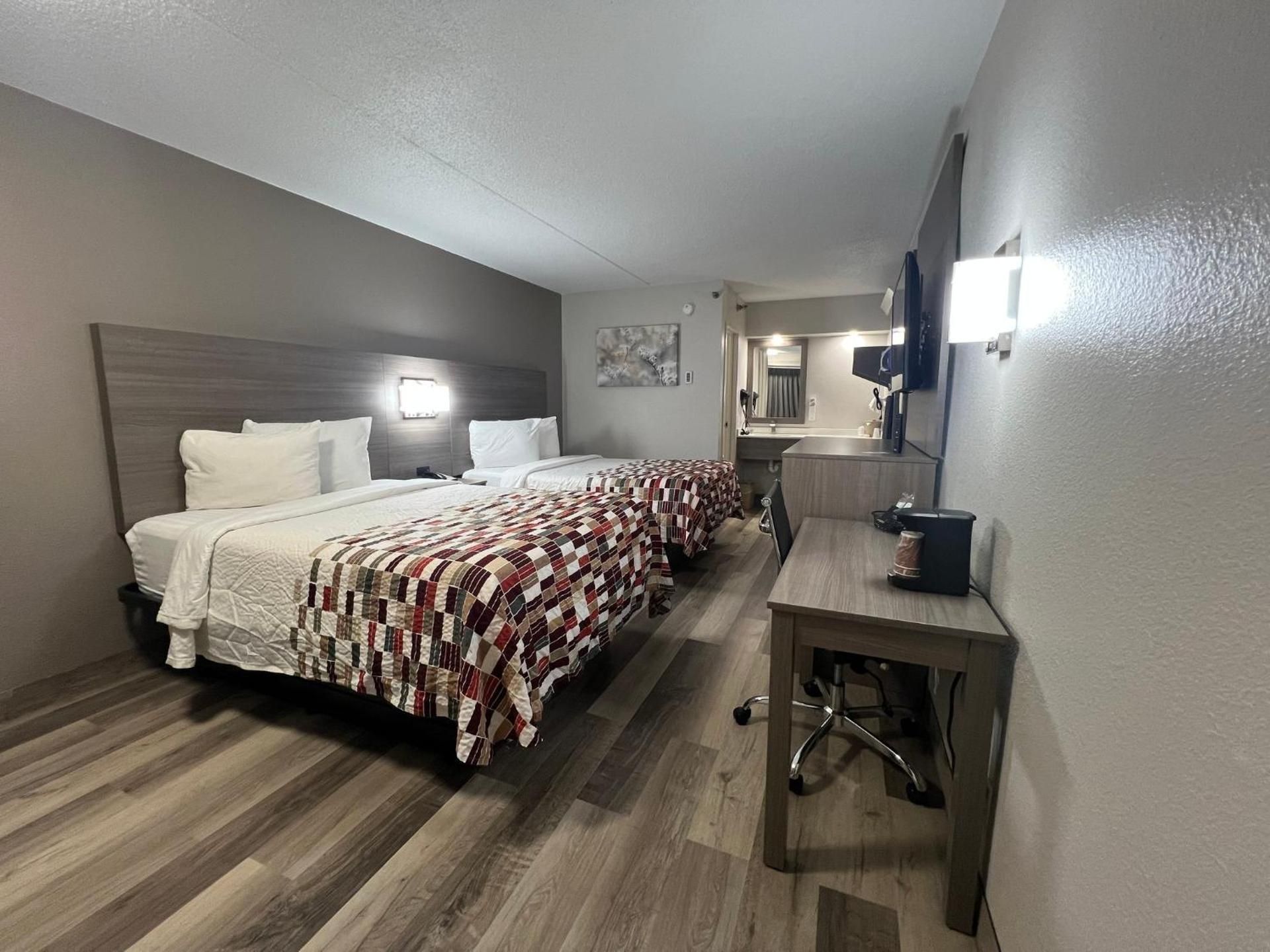 Deluxe 2 Full Beds Smoke Free
