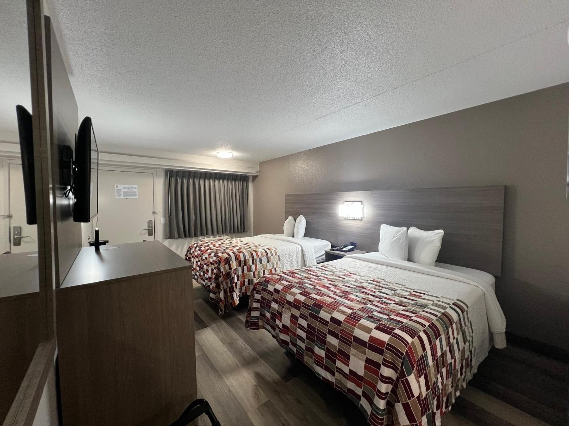 Deluxe 2 Full Beds Smoke Free