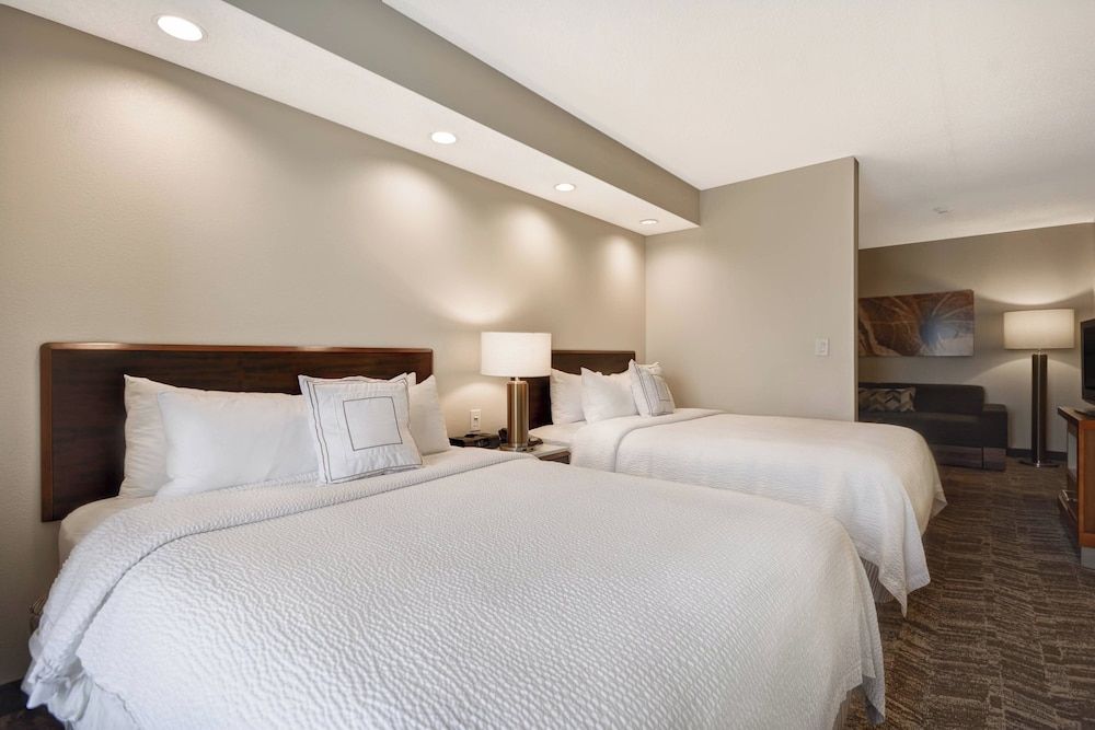Suite, 2 Queen Beds, Non Smoking (Mobility/Hearing Access, Roll-in Shwr)