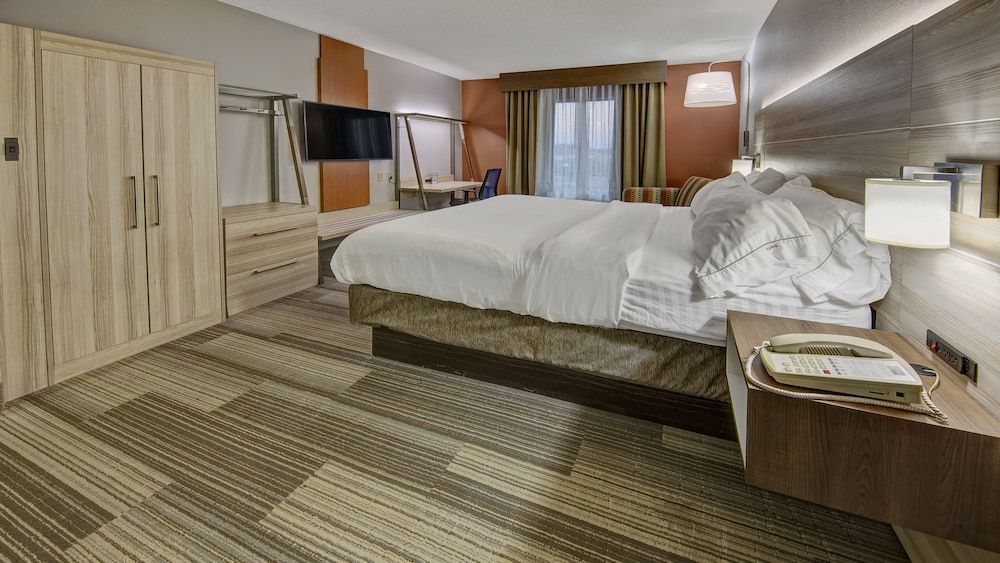 Standard Room, 1 King Bed