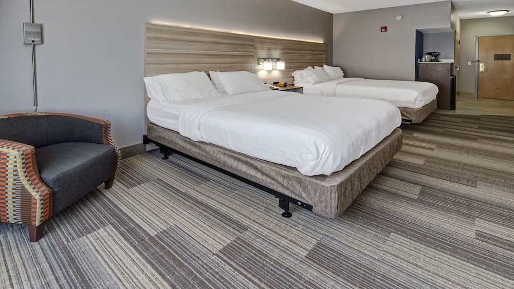 Standard Room, 2 Queen Beds, Accessible (Comm, Tub)