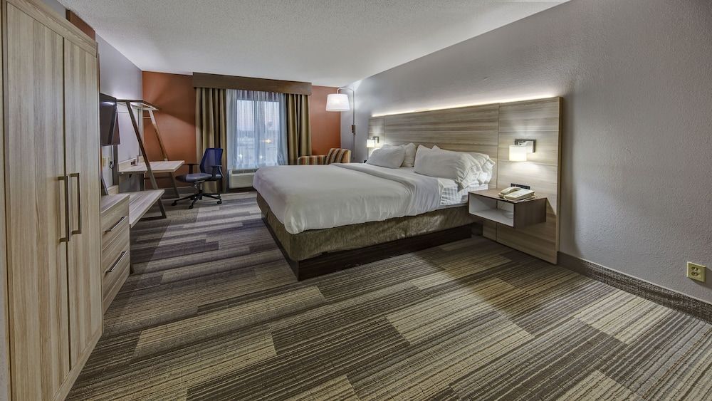 Standard Room, 1 King Bed