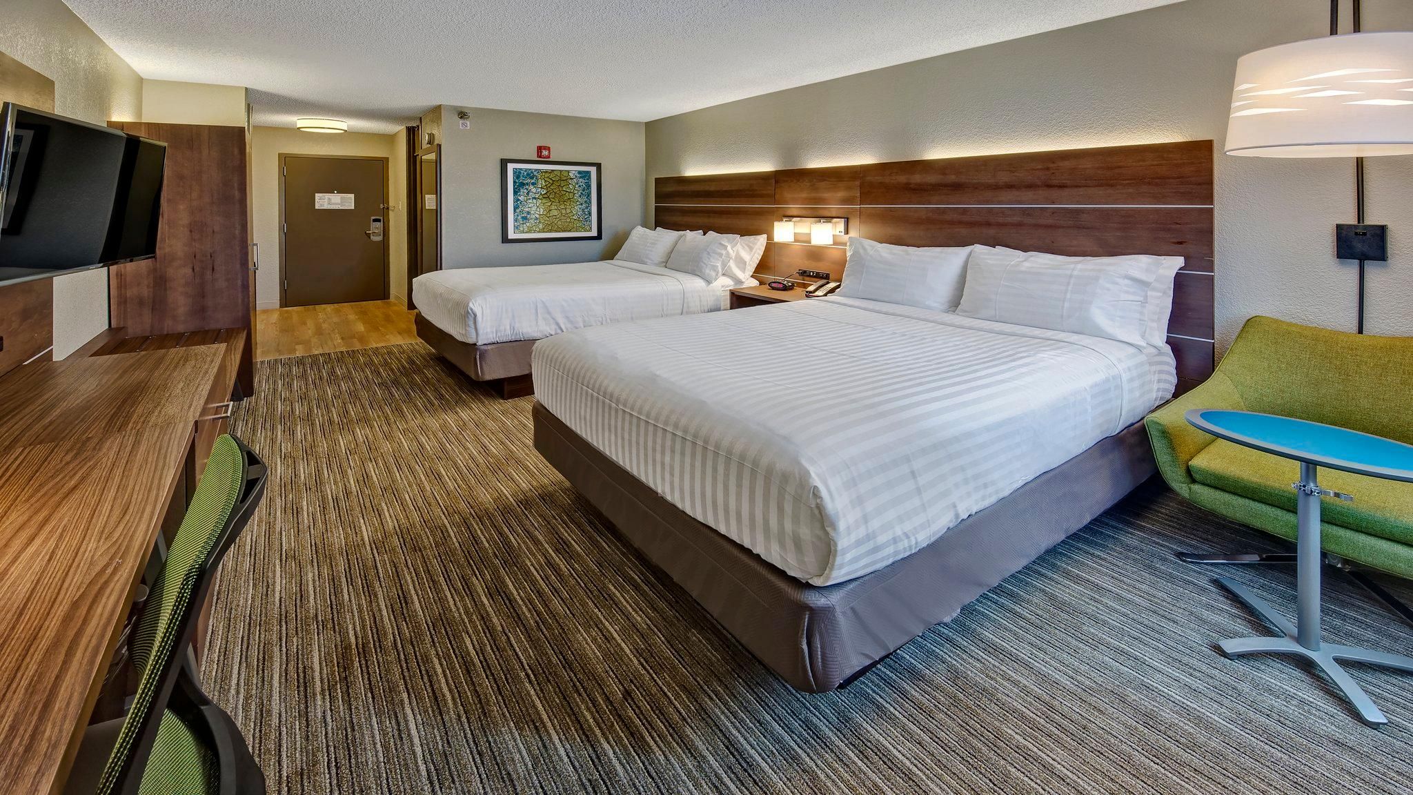 2 Queen Beds Standard Comm Accessible