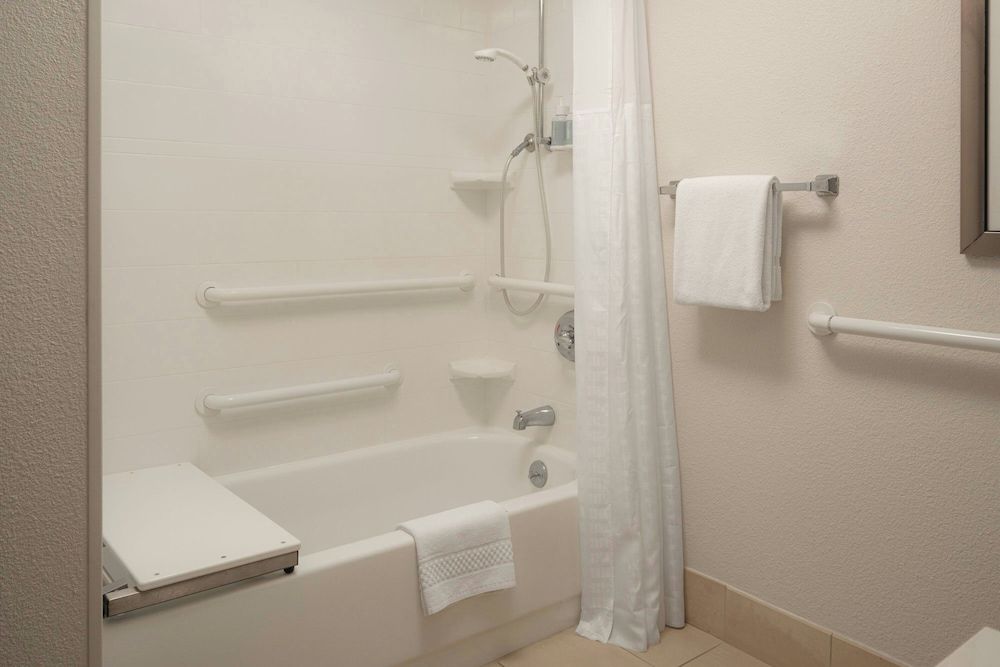Suite, 1 Bedroom, Non Smoking (Mobility Accessible, Tub)