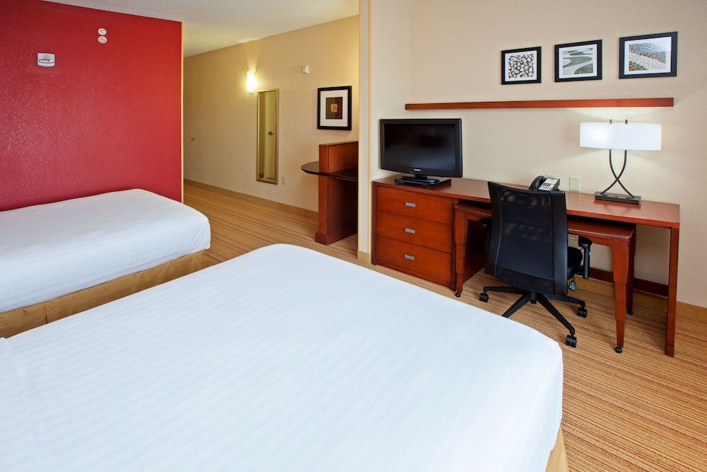 Room, 2 Queen Beds, Non Smoking (Mobility/Hearing Access, Transf Shwr)