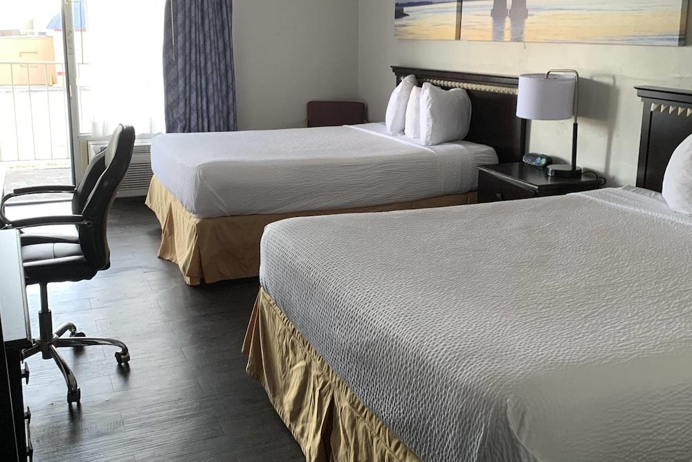 Room, 2 Queen Beds, Non Smoking