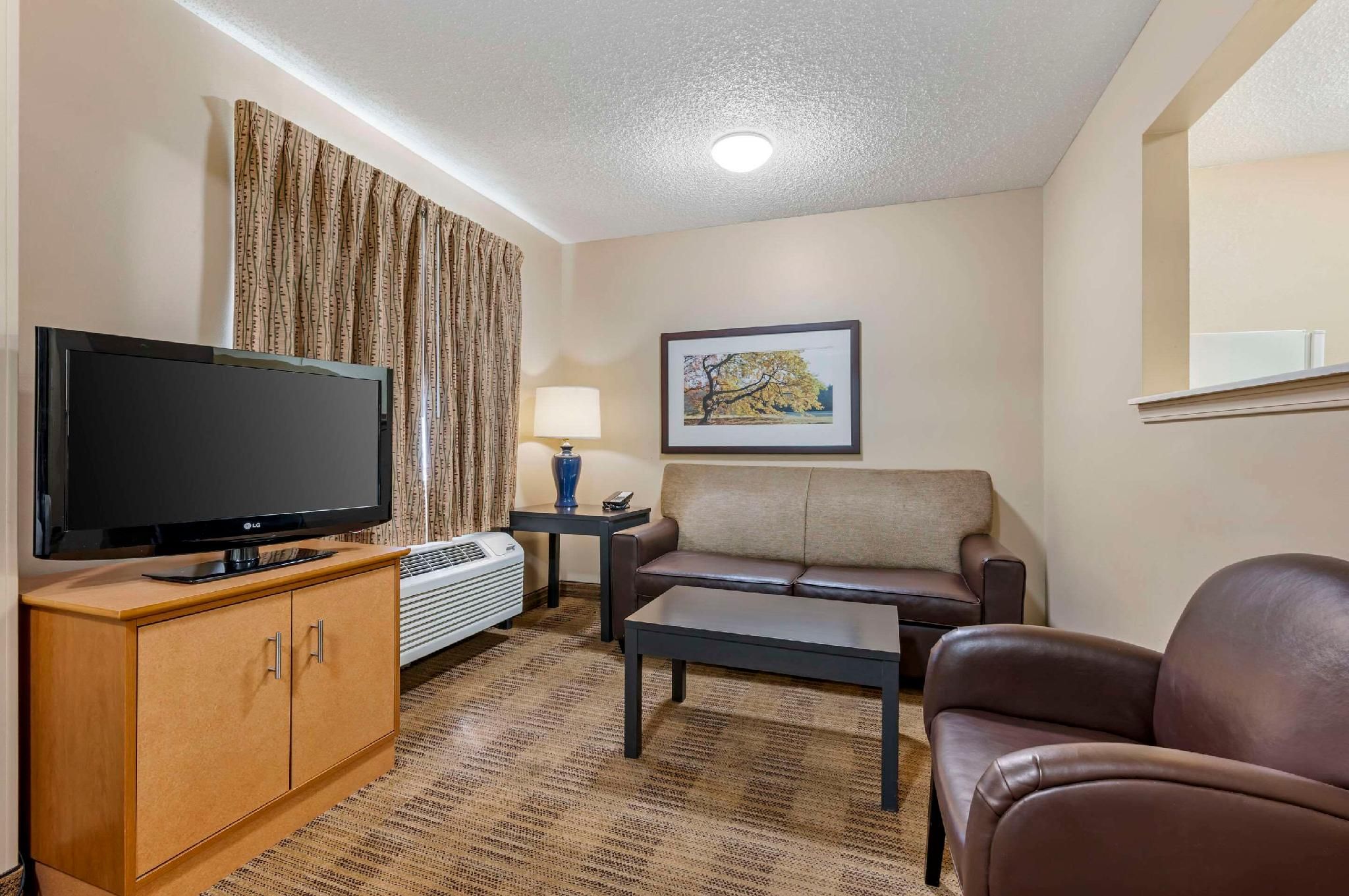 2 Double Beds, Efficiency, Nonsmoking, Accessible