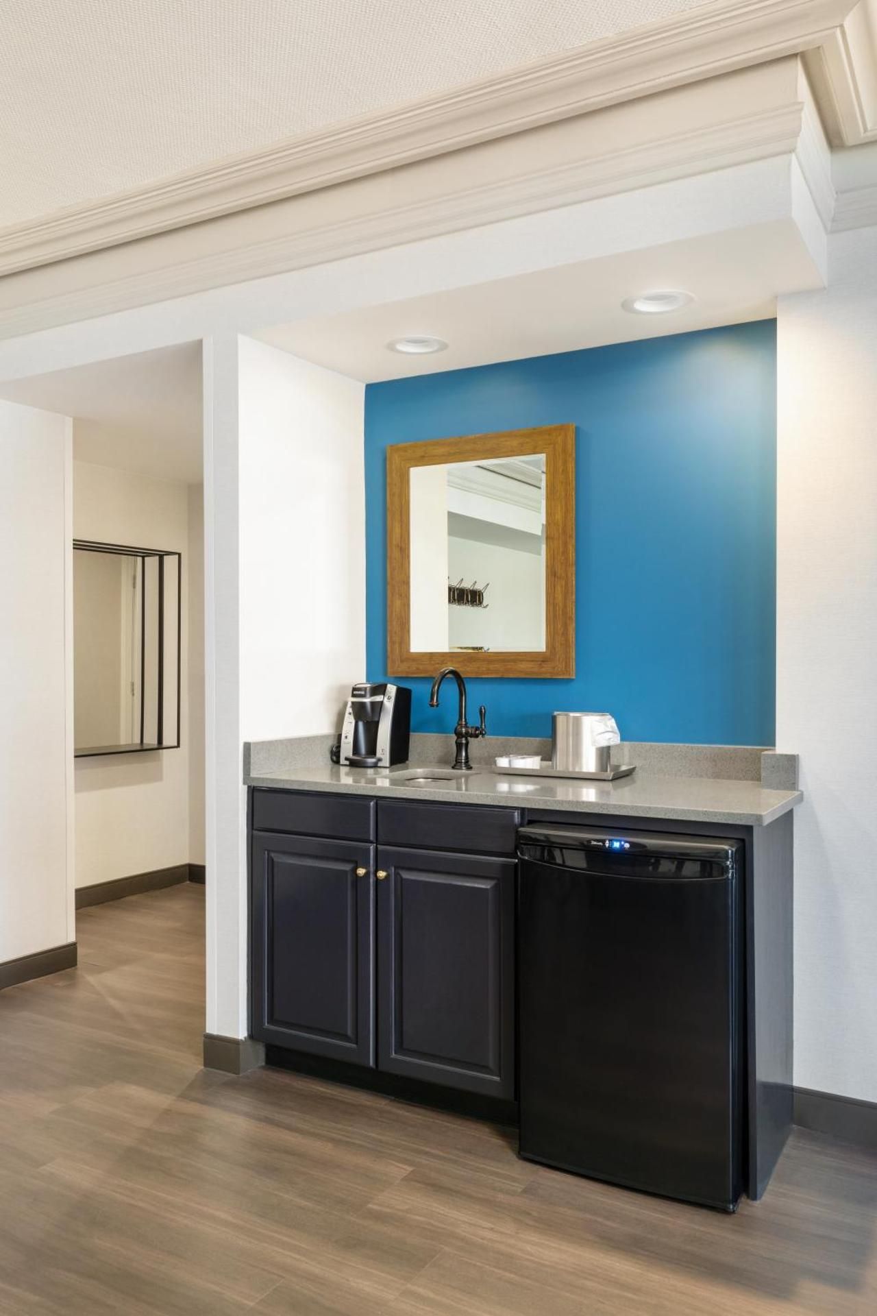 Waterview 2-Bedroom Apartment, East Tower, 2 Queens and 1 King, Non-Smoking