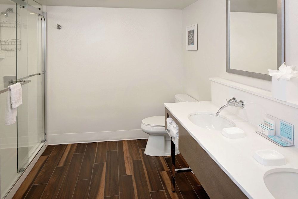 Suite, 1 King Bed, Non Smoking