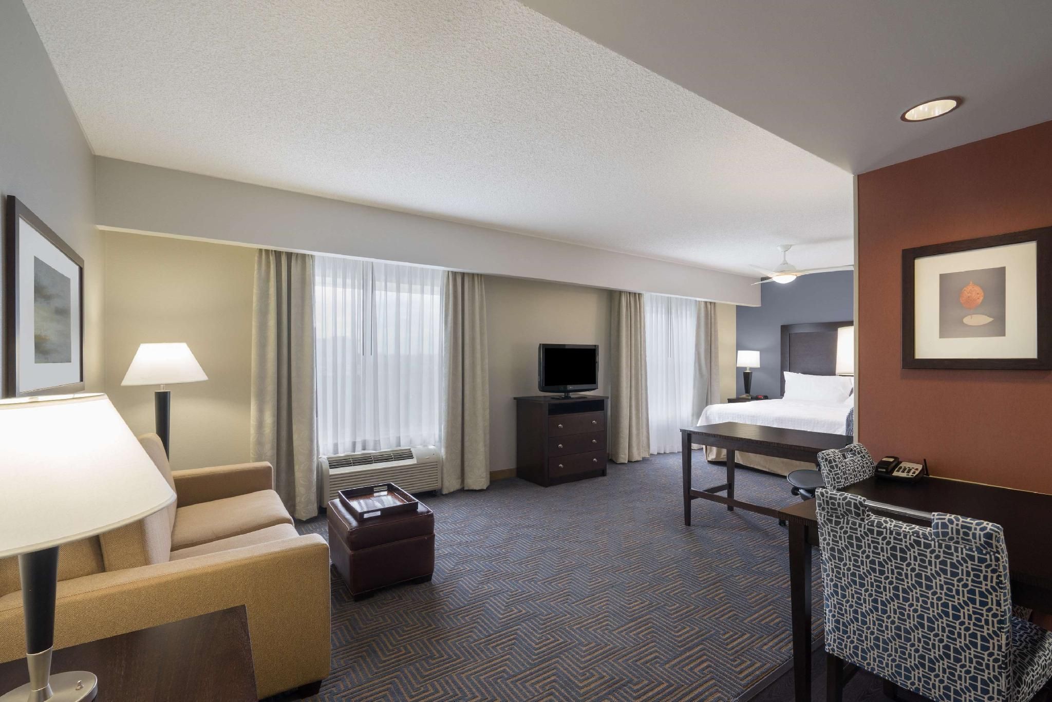 1 KING BED STUDIO SUITE NONSMOKING