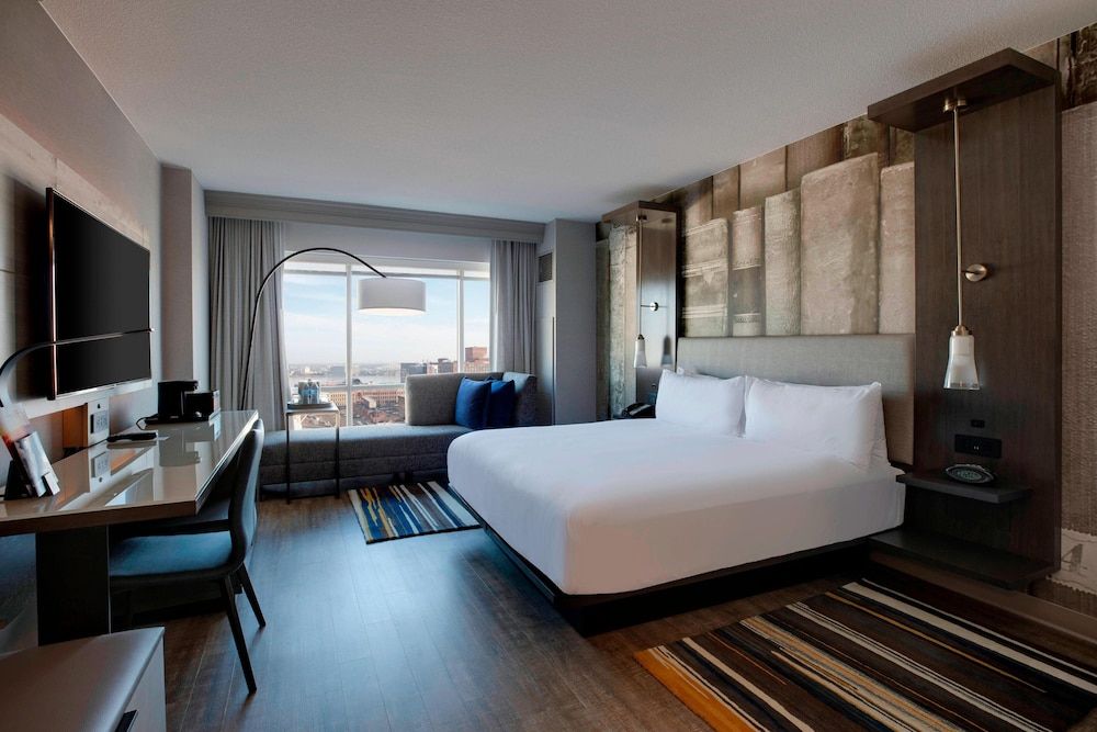 Club Room, 1 King Bed