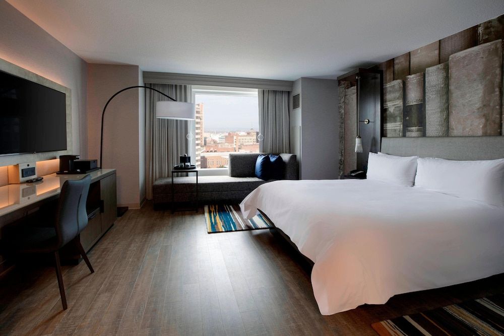 Club Room, 1 King Bed
