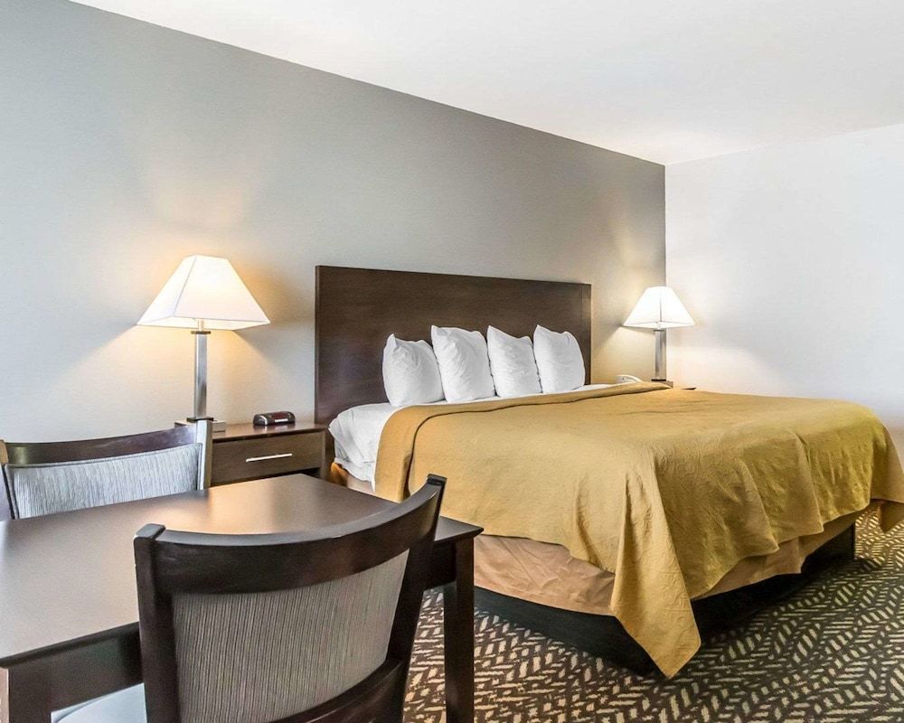 Efficiency, Room, 1 King Bed, Non Smoking