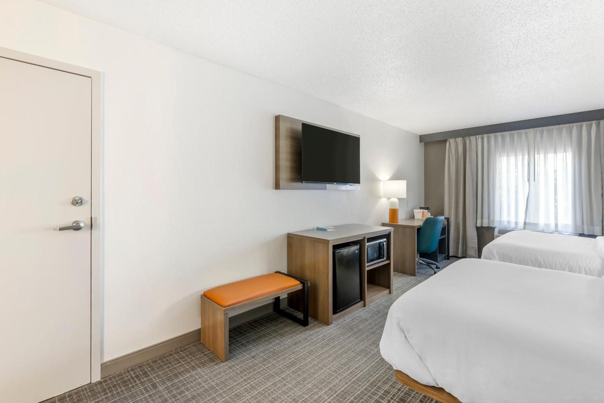 Quadruple Room with Two Queen Beds - Non Smoking
