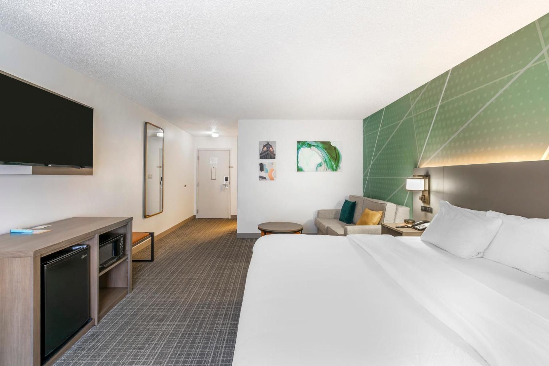 1 King Bed, Suite, Nonsmoking