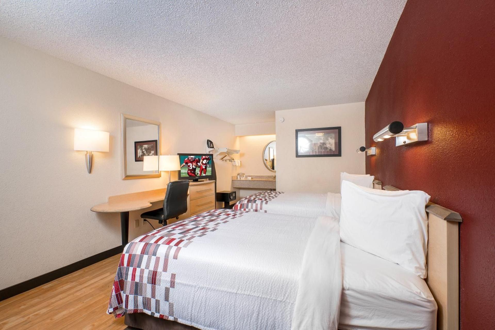 Deluxe 2 Full Beds Smoke Free