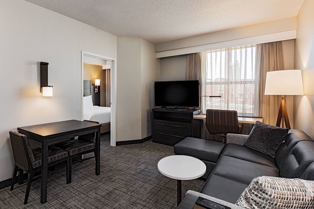Room, 1 Bedroom, Non Smoking (Mobility/Hearing Access, Roll-in Shwr)