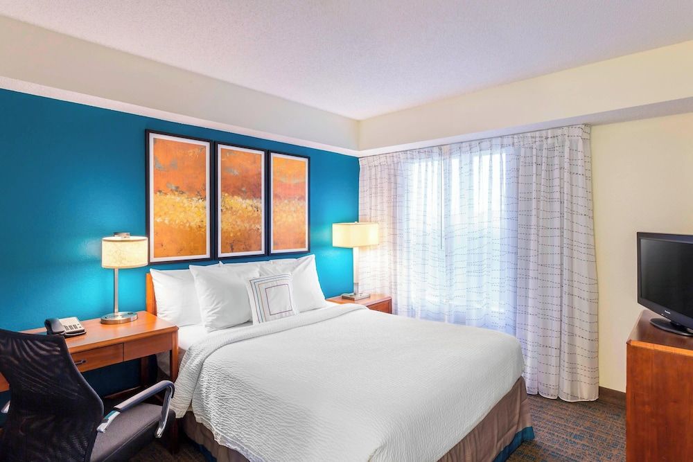 Suite, 2 Bedrooms (Mobility Accessible, Tub)