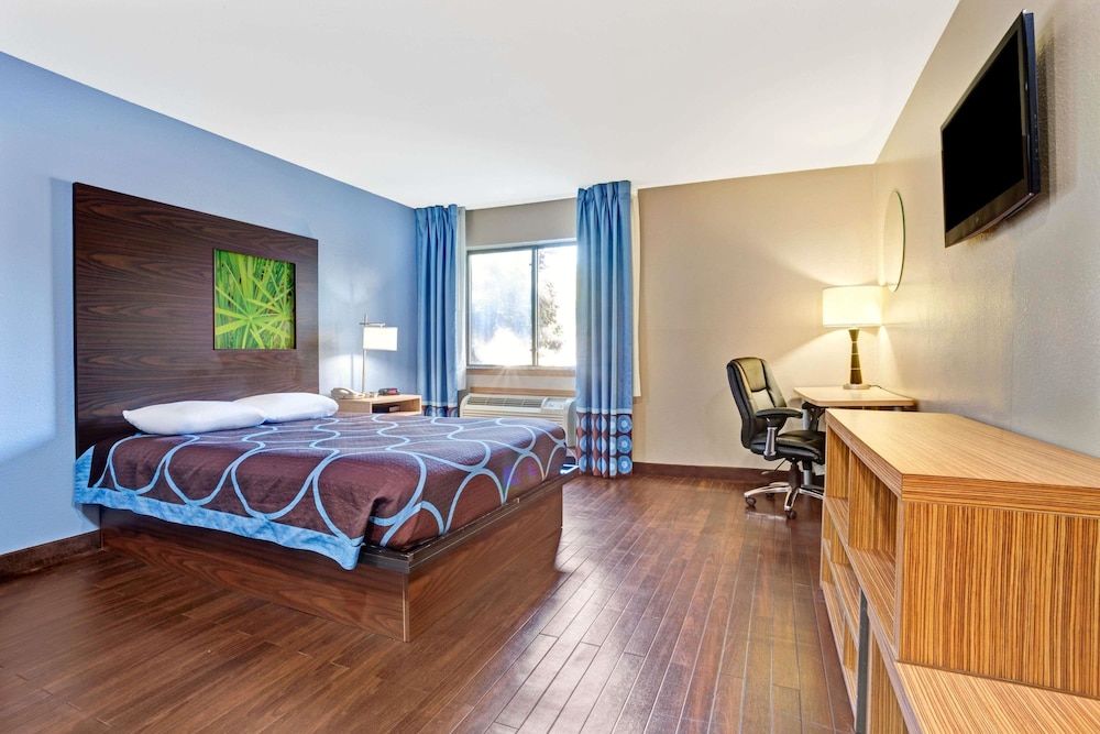 Comfortable, 1 Queen Bed